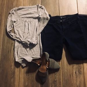 American Eagle long sleeve scoop neck